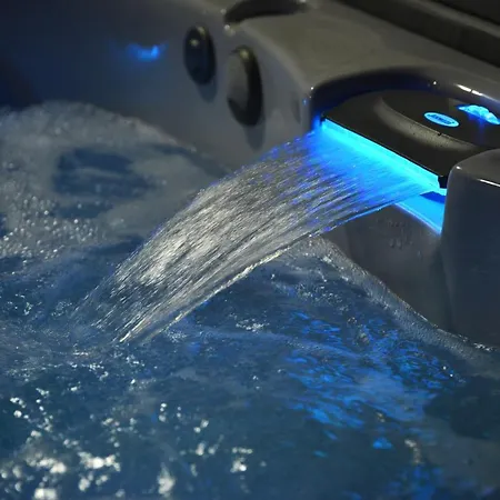 Attico Cinquantasei בית הארחה